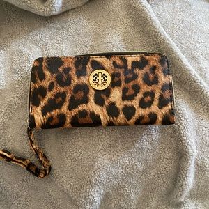 Animal print zipper wallet